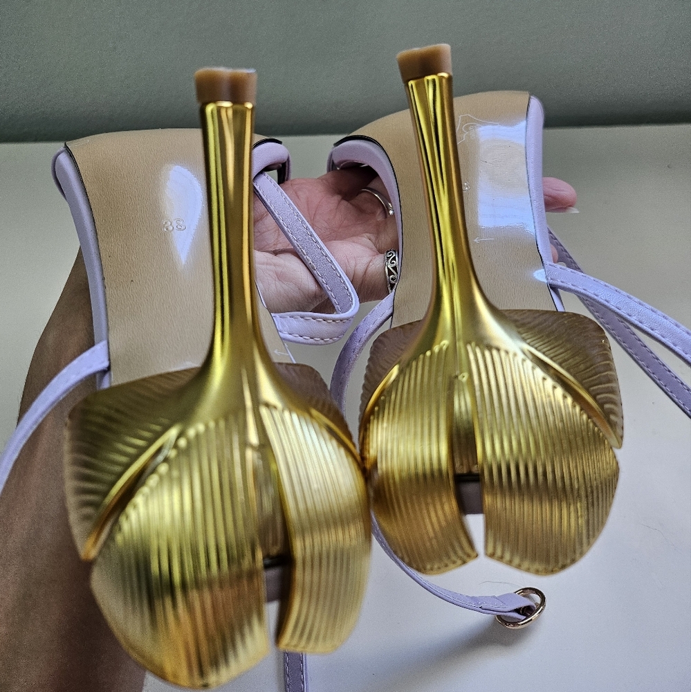 Lavender Flower Heels - Picture 5 of 5